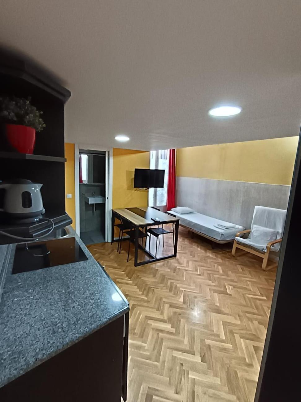 Apartamentos Sol Mayor Madrid Exteriör bild