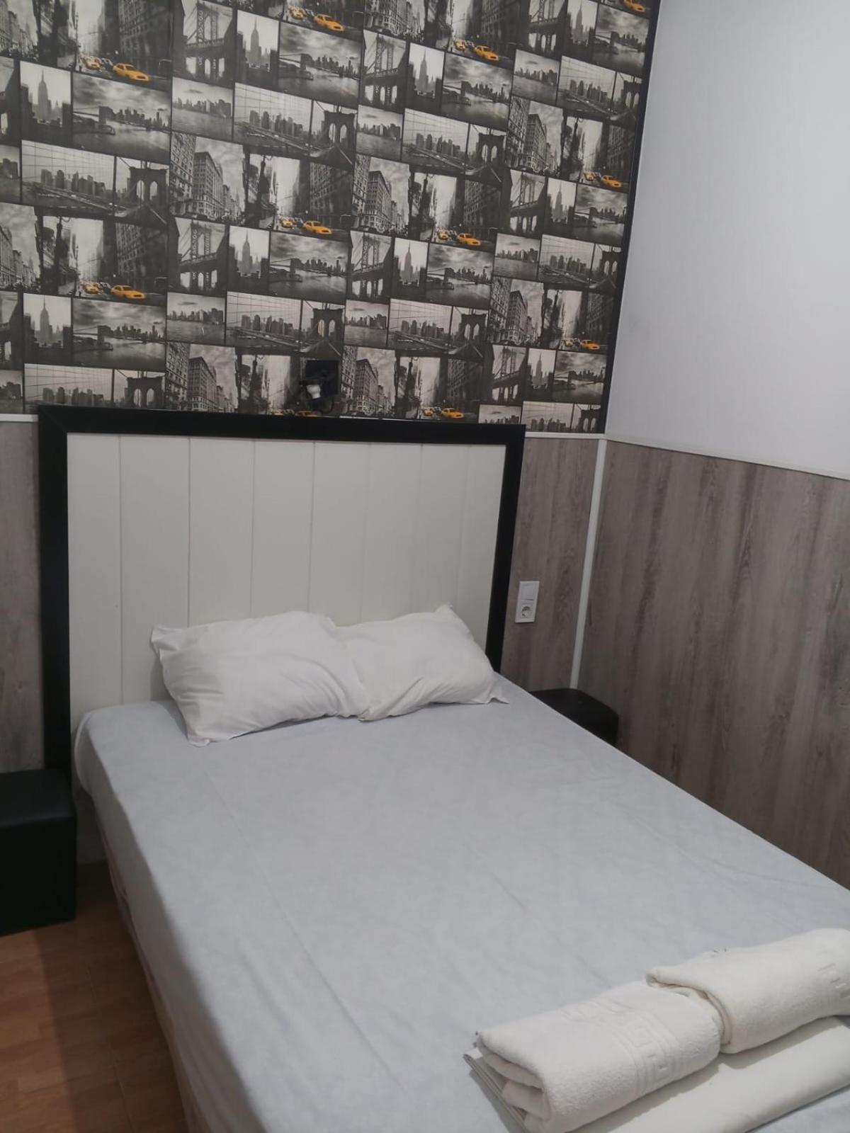 Apartamentos Sol Mayor Madrid Exteriör bild