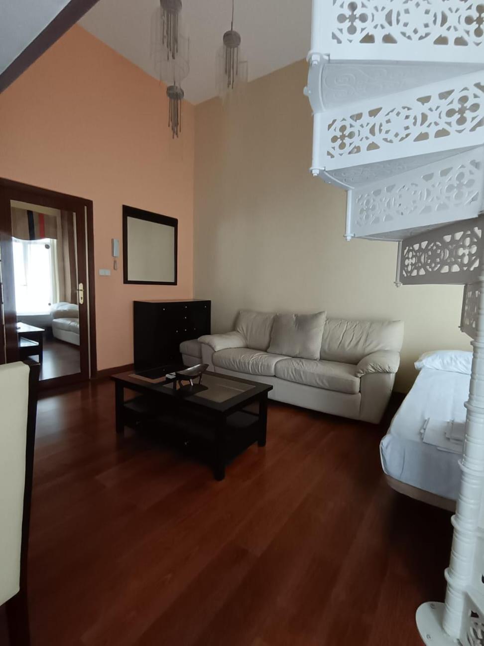 Apartamentos Sol Mayor Madrid Exteriör bild