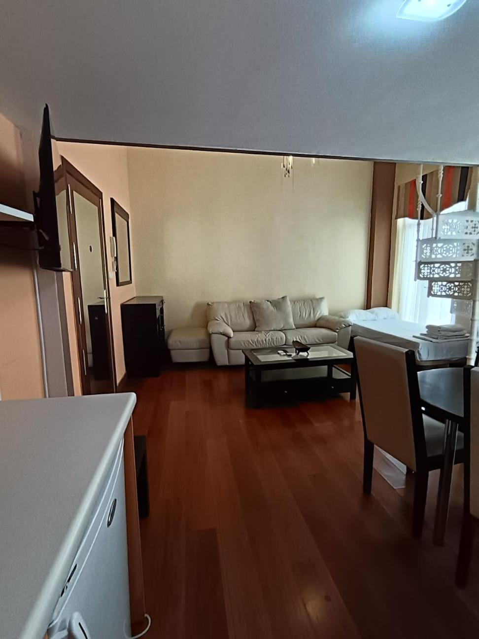 Apartamentos Sol Mayor Madrid Exteriör bild