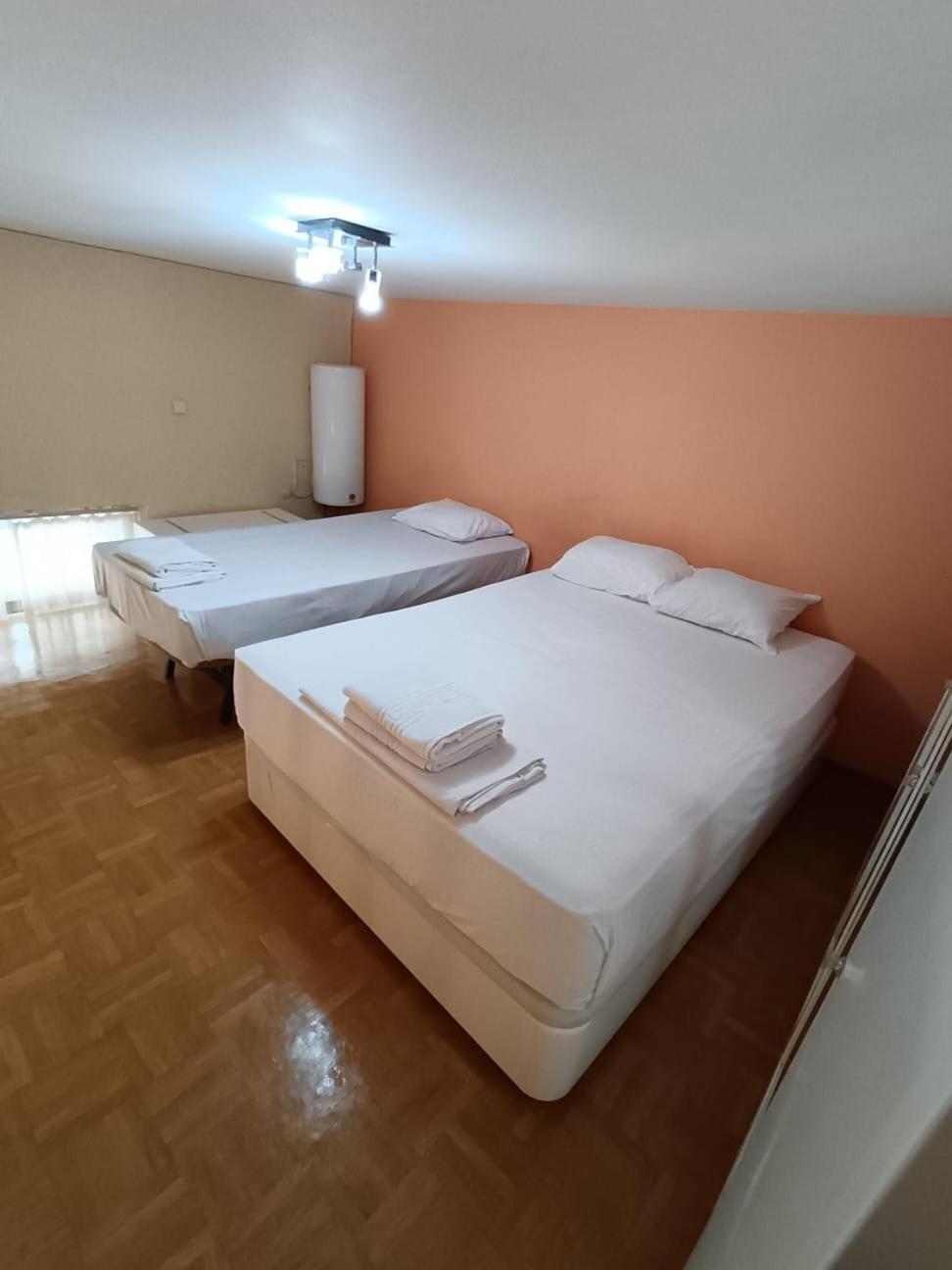 Apartamentos Sol Mayor Madrid Exteriör bild
