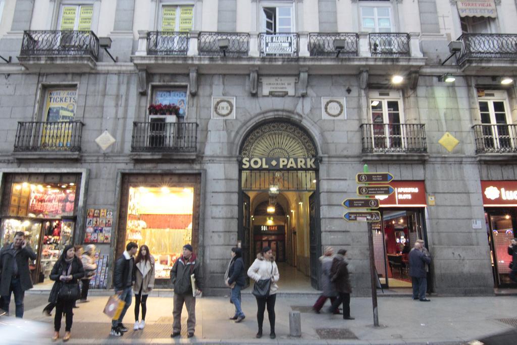 Apartamentos Sol Mayor Madrid Exteriör bild